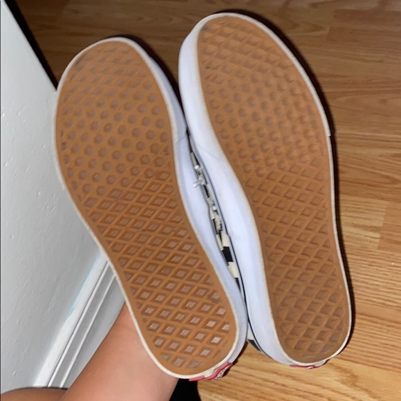 vans - Picture 2 of 4